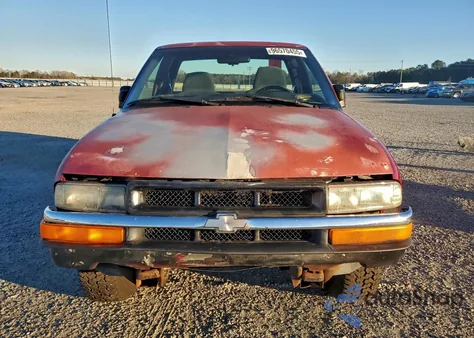 2000 Chevrolet S Truck S10 из США, поврежденный, VIN 1GCCS1941Y8148531